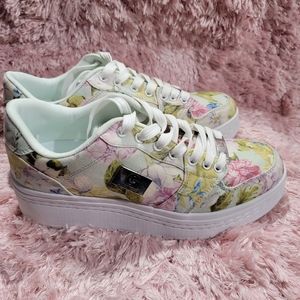 Guess Sneakers 8.5 Worn Twice